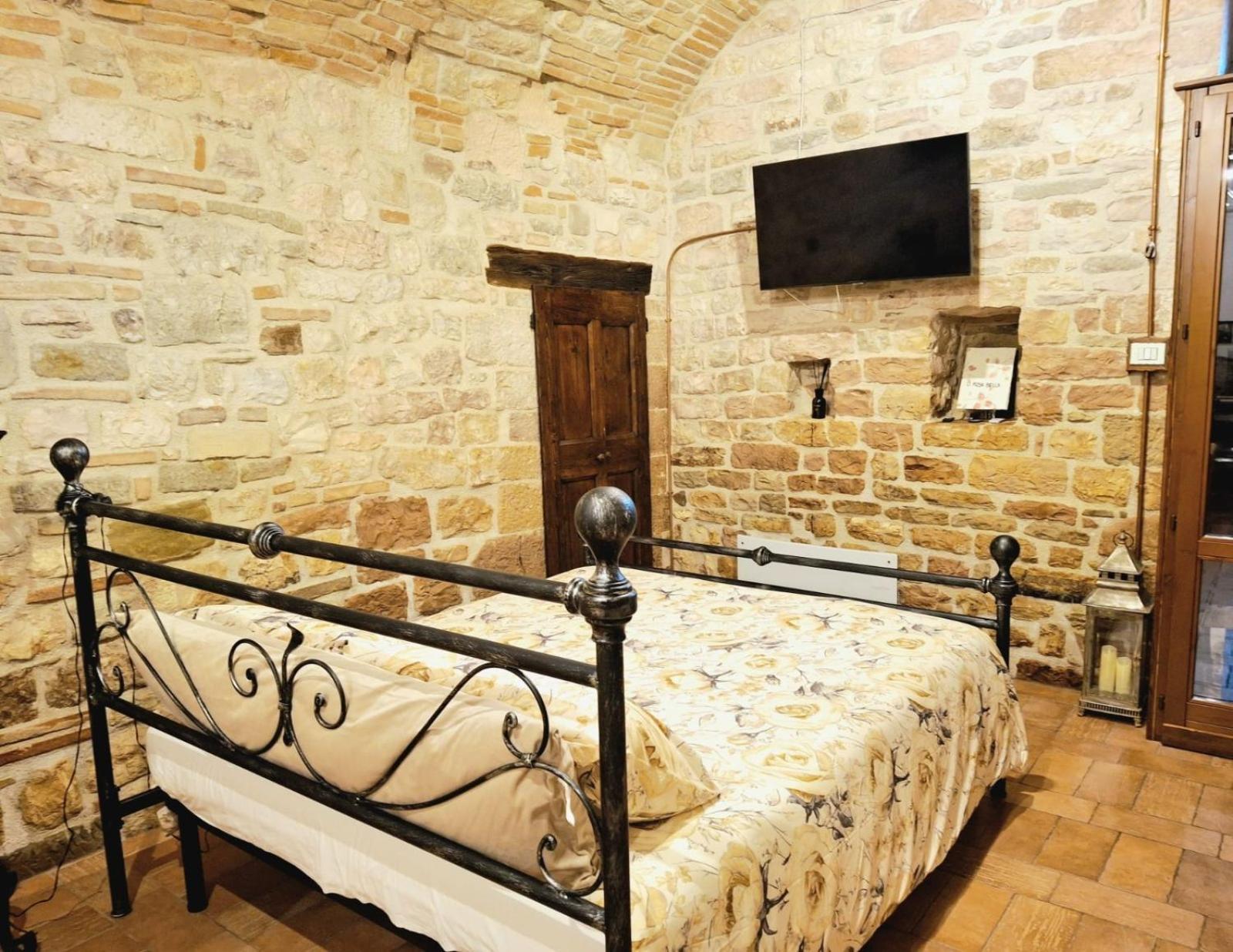 O Rosa Bella Appartamento Via Savelli Della Porta 24 Gubbio Exterior photo